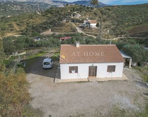 Casa a Riogordo. Casa de campo en venta.
