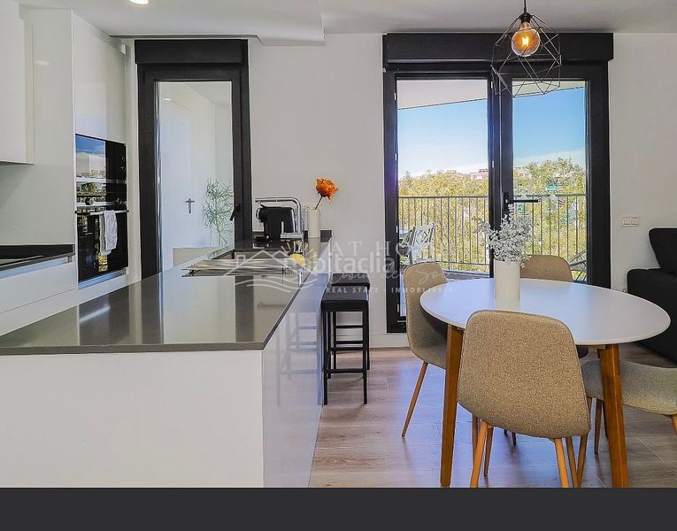 Foto 8505014d-add9-44ac-ab9c-89e0347dc94b. Apartament amb aparcament piscina a Centro Histórico Málaga