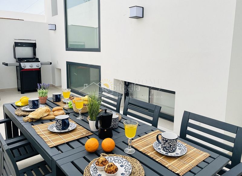 Foto 80e9aed5-03ea-4971-bfa0-72ead0b10f95. Casa amb aparcament piscina a Centro Nerja