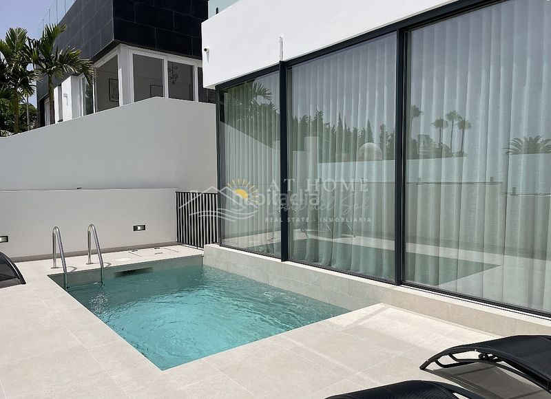 Foto 9036e612-0525-49e9-bffd-ab0f789cf1e5. Casa amb aparcament piscina a Centro Nerja