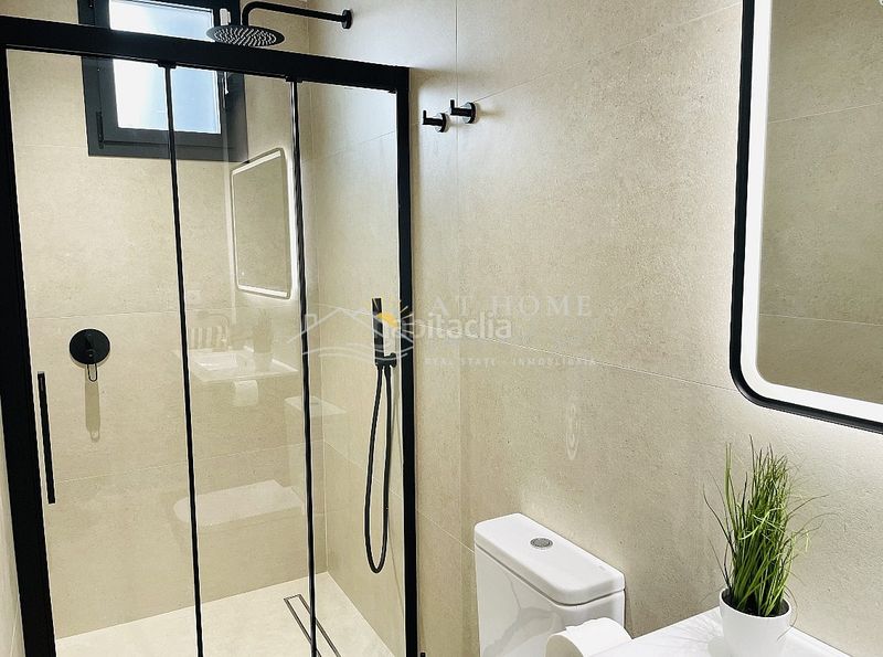 Foto a6690156-1fcf-403b-a978-ec2dd63a4fd4. Casa amb aparcament piscina a Centro Nerja