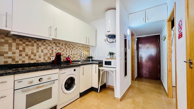 Foto be323d0e-3f70-4e74-a17c-8c8cf99a04ff. Apartament amb aparcament piscina a Centro Nerja