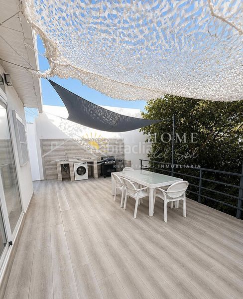 Foto a178d95d-dc48-48c2-bf9a-5d086f716c23. Lloguer casa amb aparcament piscina a Centro Nerja