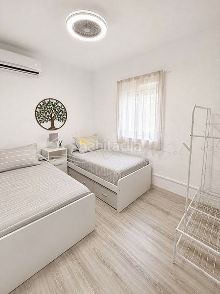 Foto c5e19f84-3b89-4431-a8dc-f180bbb0d0ff. Lloguer casa amb aparcament piscina a Centro Nerja