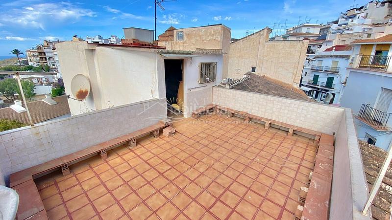 Foto 091d7645-3f28-4989-80c4-c783e730fc9a. Casa  con ascensor y solarium en Torrox pueblo Torrox