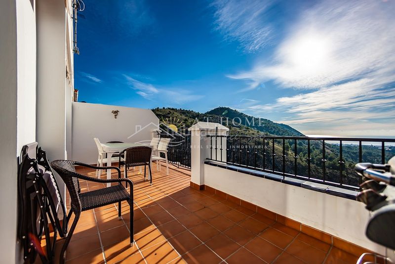 Foto 6b9b07af-0f89-4777-b655-6f232294eefc. Chalet con parcheggio piscina in Frigiliana