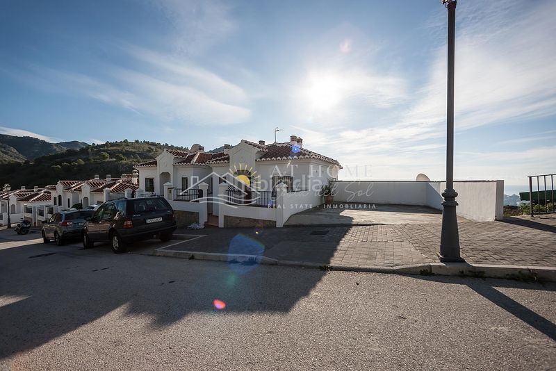 Foto f7dfbe7c-1b29-4cd1-af5d-b03db21042d3. Chalet con parcheggio piscina in Frigiliana