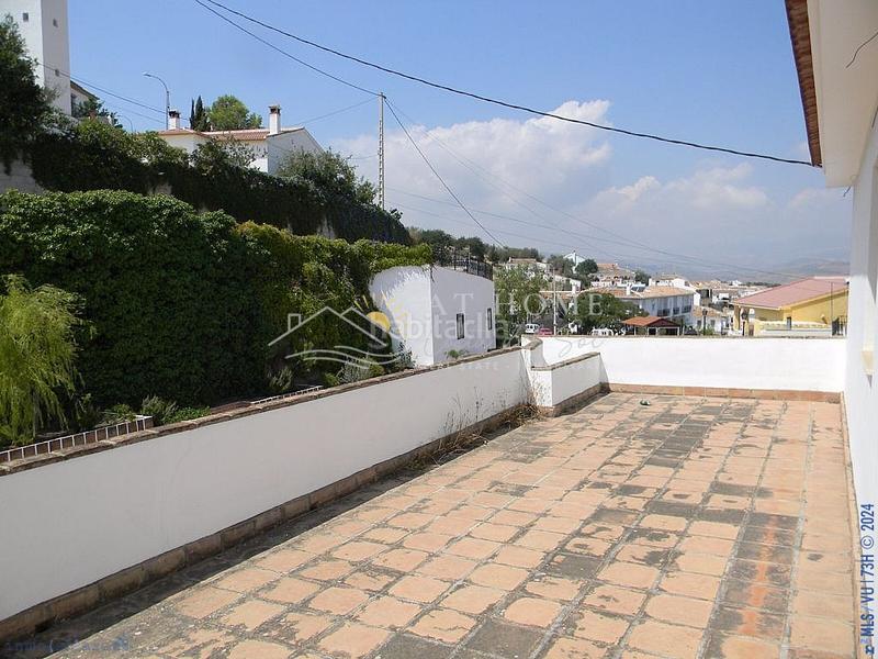 Foto cc637289-86b9-45d6-821f-5a0dff770783. Edifici a Viñuela