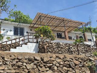 Masia a Torrox Pueblo. Cortijo 1 dormitorio alberca terreno 6000m2 torrox