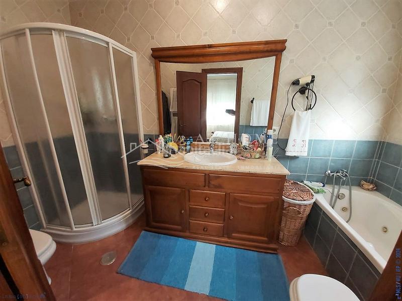 Foto 35a2e477-6fde-4cba-8eaa-0d4bf7fdf867. Casa con parcheggio piscina in Centro Nerja