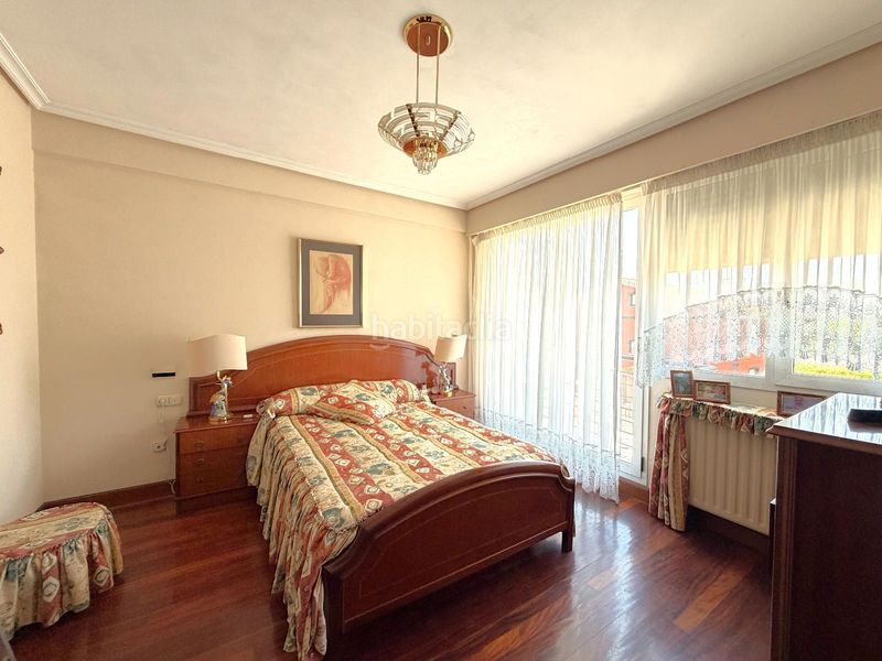 Foto f061368a-c1c5-4322-a7c7-8941755eb98a. Casa adossada amb calefacció aparcament a Lasarte - Oria