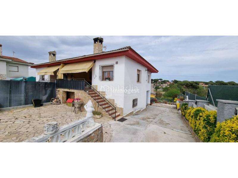 Foto b3cf2841-0b64-4821-a59d-abdb1e6eb685. Casa  en venta en les mallorquines en Sils