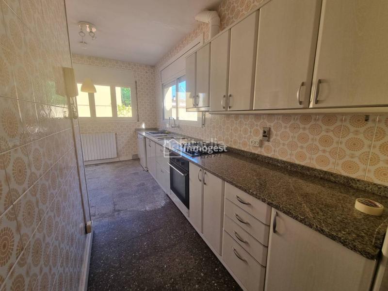 Foto 4b86846e-d0d8-4bff-b371-915b96c527b6. Casa  en venta en Barri Vell amplia y luminosa en Salt