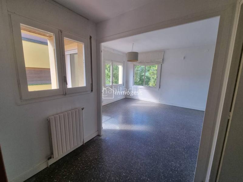 Foto 5fa03c46-9f4b-4426-a44e-332daf9bc363. Casa  en venta en Barri Vell amplia y luminosa en Salt