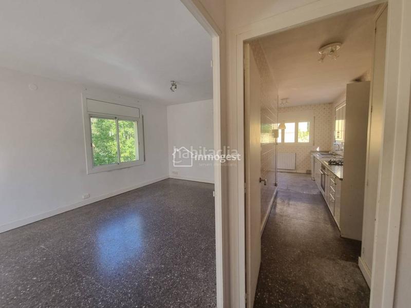 Foto 76fa4586-8c83-4fd6-a217-985354892833. Casa  en venta en Barri Vell amplia y luminosa en Salt