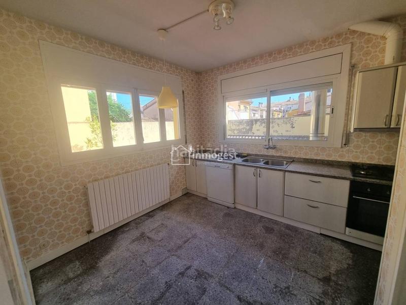 Foto 7aee3375-5a3b-43f0-abe9-bba2faee5b16. Casa  en venta en Barri Vell amplia y luminosa en Salt