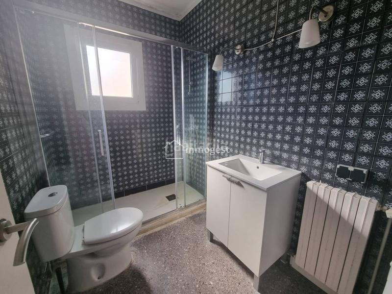 Foto 86d0367d-c1ac-4ae0-8c4e-be886d75cce4. Casa  en venta en Barri Vell amplia y luminosa en Salt