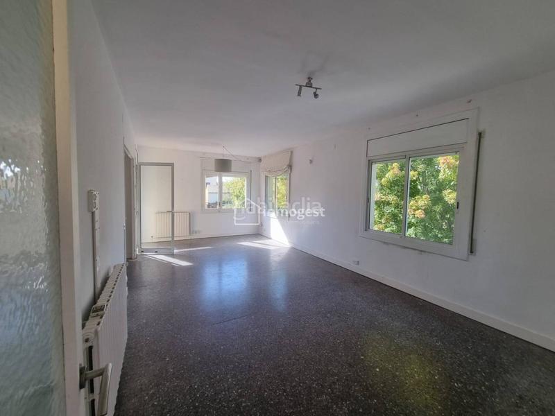 Foto a9c6ba4f-e04c-4d0f-95a6-10c9ced7d3ce. Casa  en venta en Barri Vell amplia y luminosa en Salt