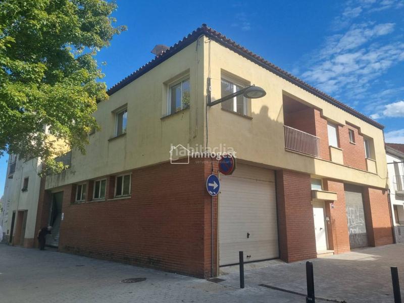 Foto b62c0ef2-9ec5-40eb-84a9-d4a40837476e. Casa  en venta en Barri Vell amplia y luminosa en Salt