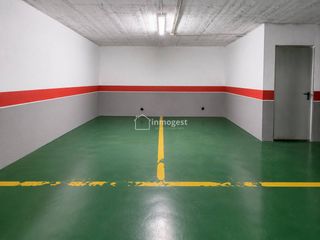 Autoparkplatz  Calle rutlla. Parking en el centro de girona  calle la rutlla!,