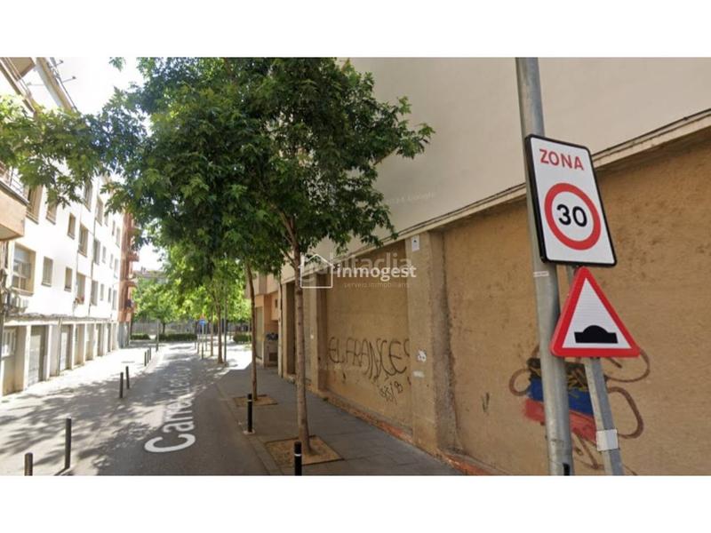 Foto cbe030f6-f0e2-4338-afa3-74460972a571. Lloguer aparcament cotxe a Santa Eugenia Girona