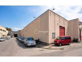 Capannone industriale  Calle dels trens petits. Nave en girona capital a la venta!!!