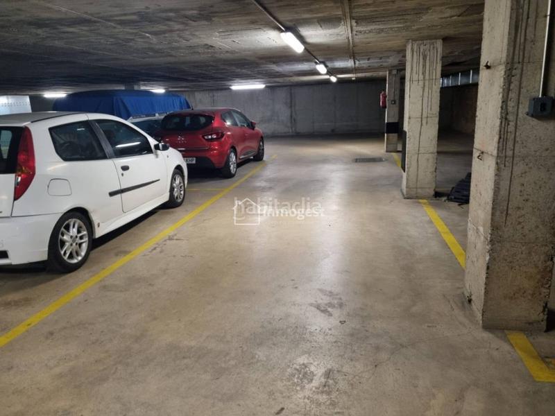 Foto 11749818-f2b0-4799-a768-e0eac1d2a26e. Car parking in Eixample Sud-Migdia Girona