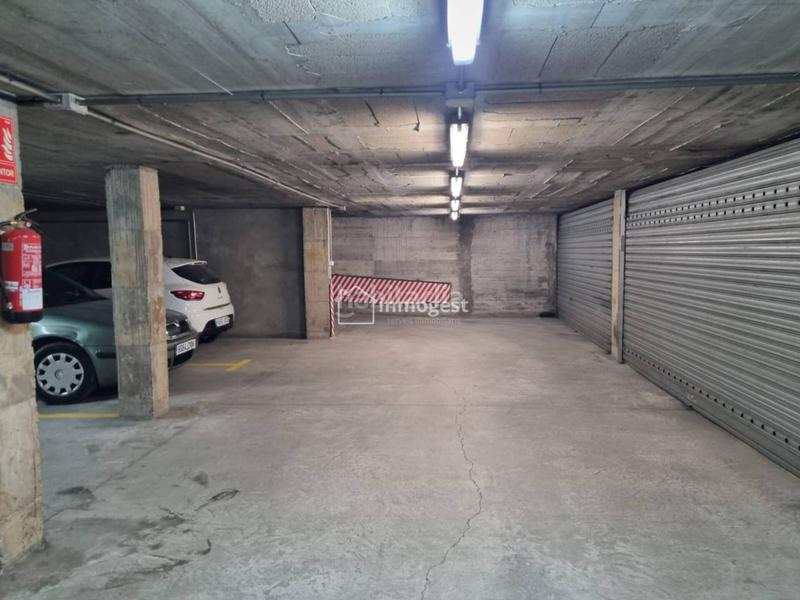 Foto eac1d6cc-2147-479c-bc96-857482f14a71. Car parking in Eixample Sud-Migdia Girona