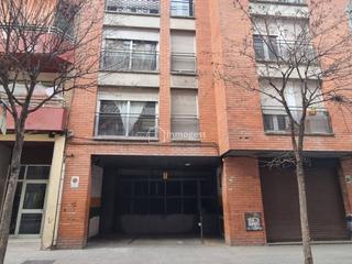 Aparcament cotxe  Àngel guimerà. Parking cerrado y doble  en venta en angel guimera, salt