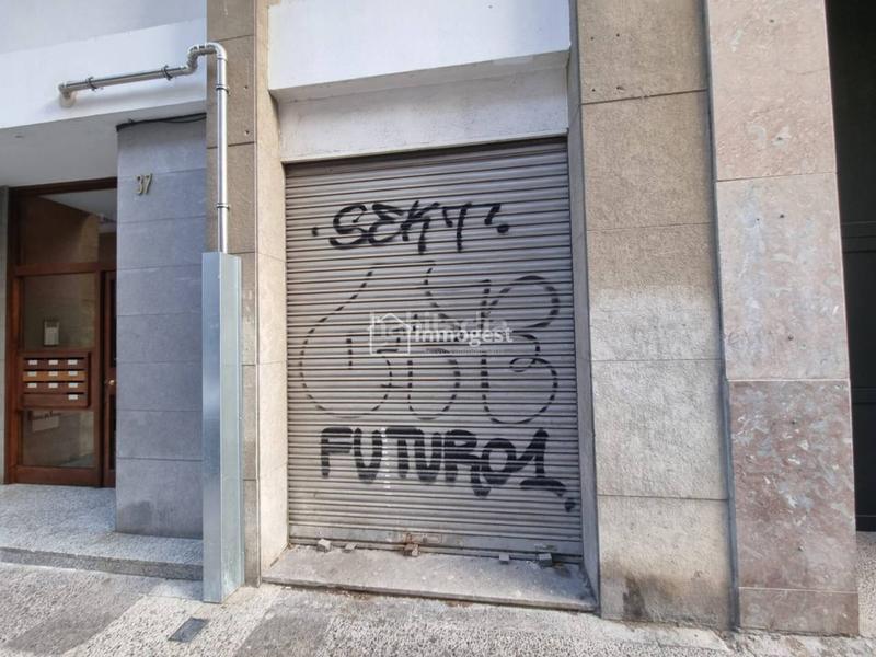 Foto 84fe578b-3d7f-41c9-9cc9-e7d6c0122d4a. Local comercial a Eixample Nord Girona