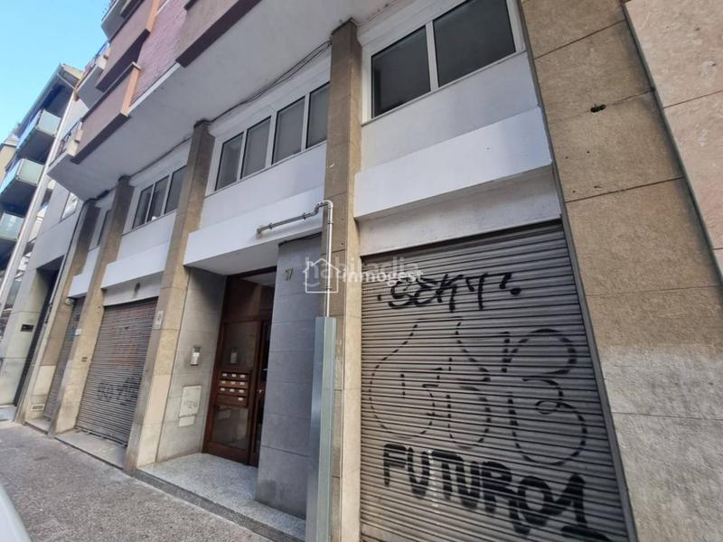 Foto c8c8dbd8-fe32-4566-b9d1-abb099e24daa. Local comercial a Eixample Nord Girona