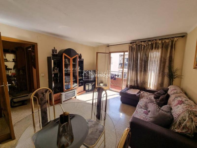 Foto 928c0a8b-156e-44c2-8f8c-0abc9b8ca97e. Flat in Centre Salt