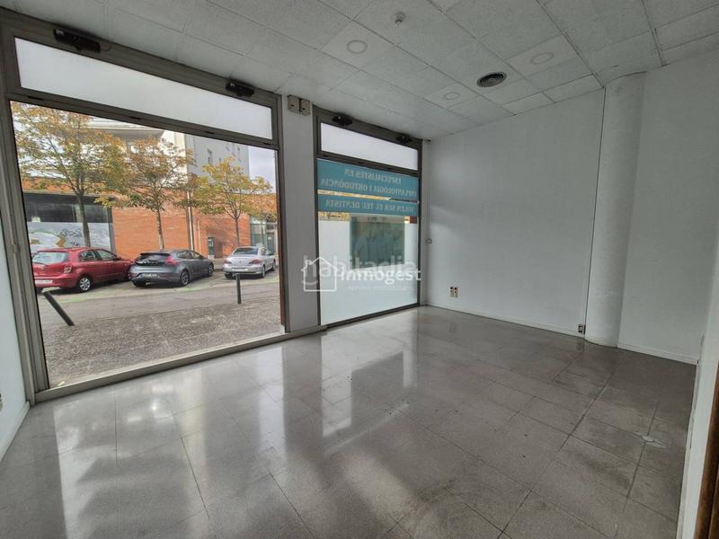 Foto 94d72d02-fa92-4c1c-9e3d-b914e3e96ce0. Alquiler local comercial local en alquiler en santa eugènia en Girona