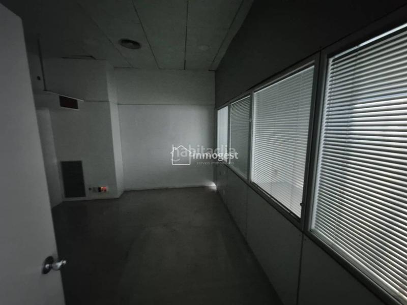 Foto 1256330b-c220-4106-8273-2ad47a135da6. Alquiler local comercial local en alquiler en santa eugènia17006 en Girona