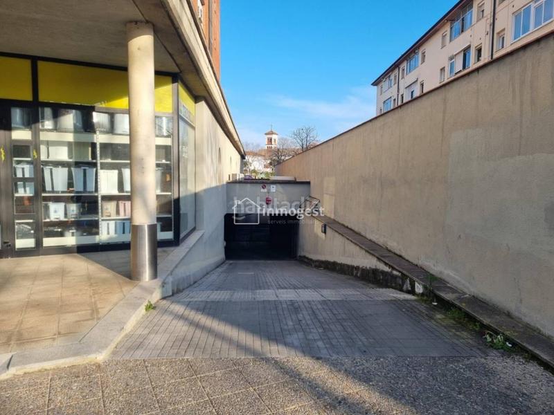 Foto 02345e41-7108-449c-81ac-8728bc2dc132. Aparcament cotxe a Can Gibert del Pla Girona