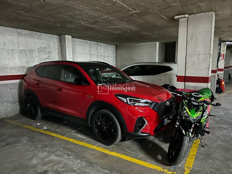 Foto f34a80a1-37d6-45de-a443-7b44e46694db. Aparcament cotxe a Can Gibert del Pla Girona