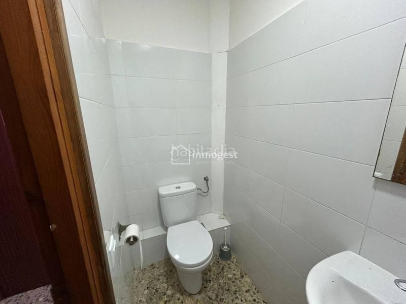 Foto 2bdc847b-998b-414f-ac4d-9582a985a116. Geschäftsraum in Centre Salt