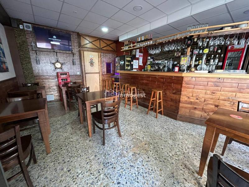 Foto 9b5972b3-6c03-4502-b242-47028070c087. Geschäftsraum in Centre Salt