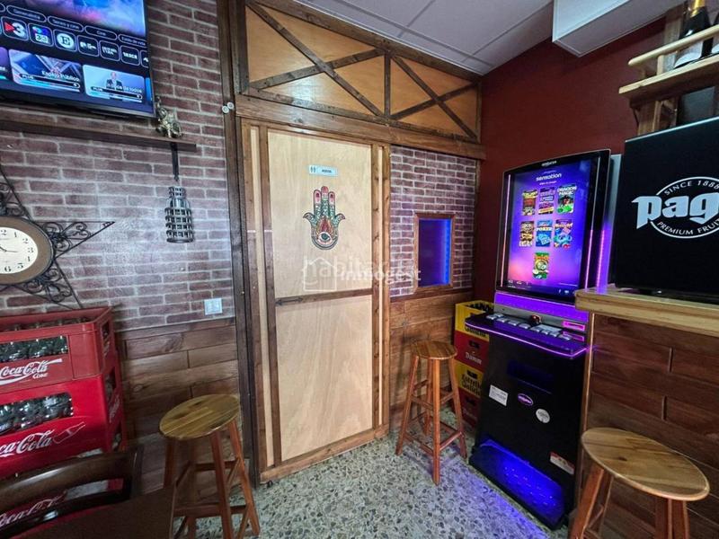 Foto ba54b520-f2b0-4d28-8e3c-03b3b37f351d. Geschäftsraum in Centre Salt