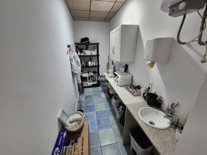 Foto caaba12e-d59f-4877-a2e9-3bc23a7ab1cb. Lloguer local comercial a Fontajau - Sant Ponç Girona