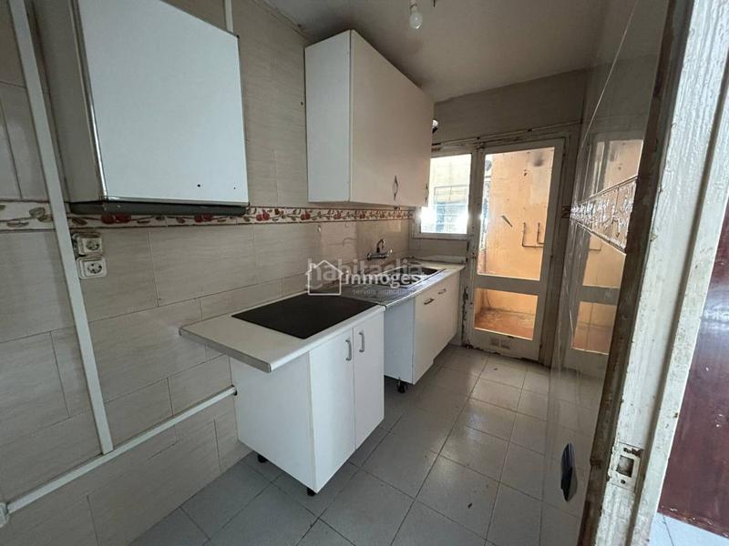 Foto 9056653d-2d77-4fbf-ae58-e5a4dd1db1cf. Flat in Centre Salt