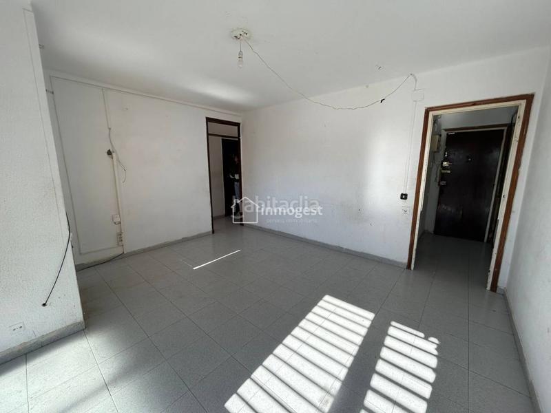 Foto d6d5ad95-b4f0-42f9-b58a-ae93a902c7ea. Flat in Centre Salt