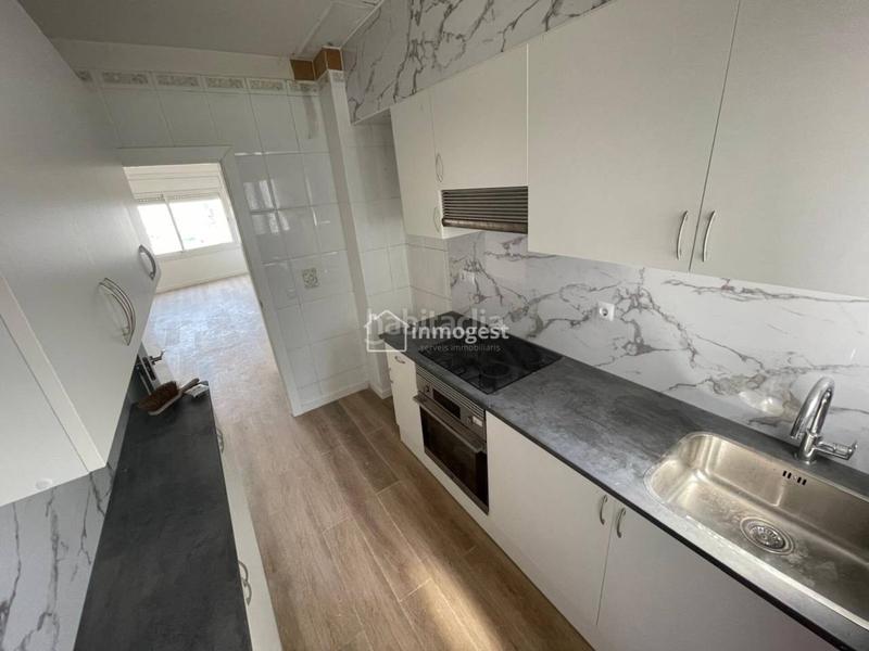 Foto 004058ee-0bce-414b-8bc8-d03348cca02d. Piso  reformado !!!!! zona tranquila en Centre Salt