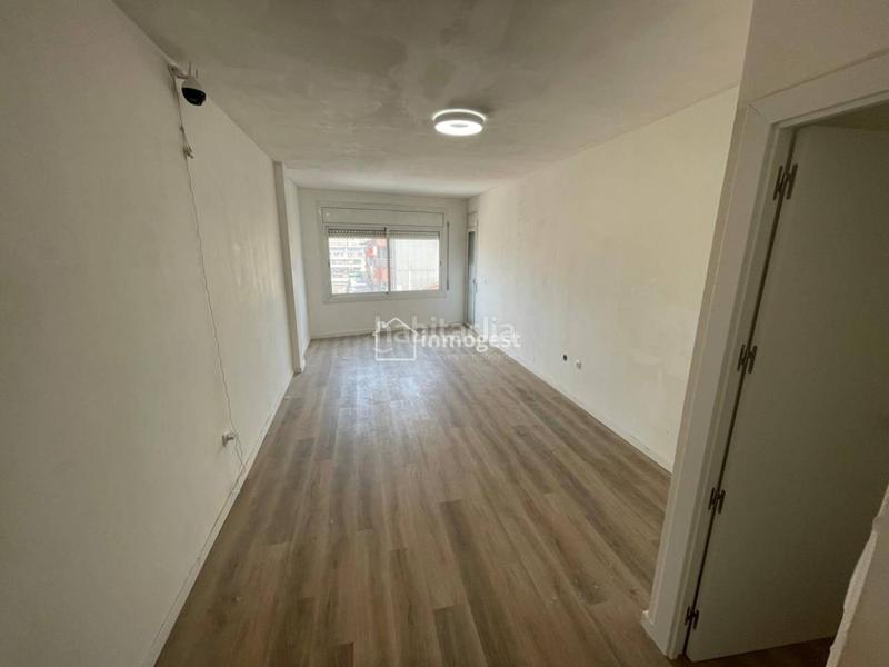 Foto 6faf9bd9-659d-4297-a3cc-ced923d51caa. Piso  reformado !!!!! zona tranquila en Centre Salt