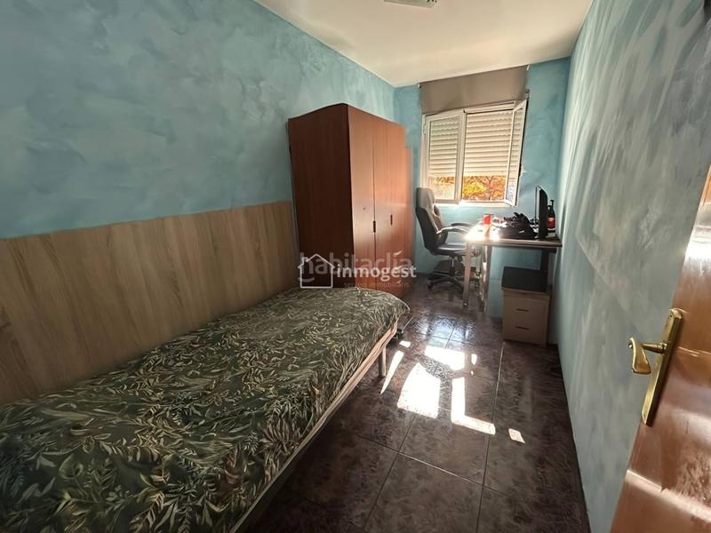 Foto 515729dc-935f-4d37-927e-a9daa59dff8a. Etagenwohnung in Centre Salt