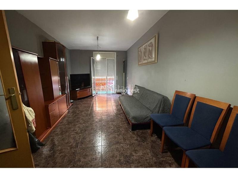 Foto a65c7c0b-14a1-4e76-b7ee-00e5e70ecfb6. Etagenwohnung in Centre Salt