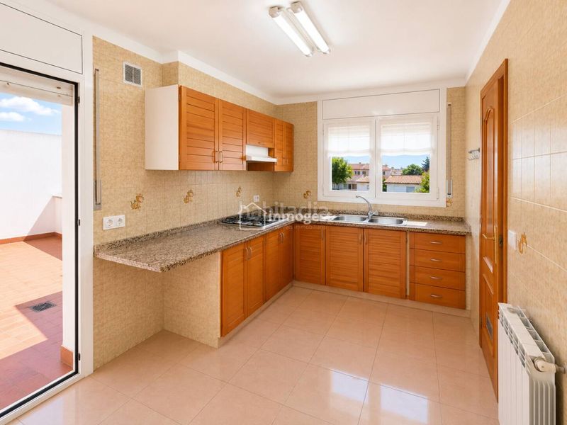 Foto cb3ad363-4335-405a-ae63-d9d8bbbae011. Casa amb calefacció aparcament a Maçana Salt