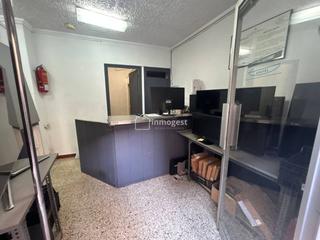 Lloguer Local Comercial  Calle maçana. Alquiler de local comercial en girona capital