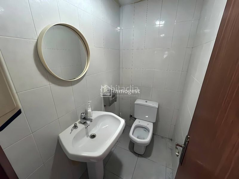 Foto 0a4b90aa-f6b2-497a-8b36-66f6e2f2e649. Local comercial a Veïnat Salt
