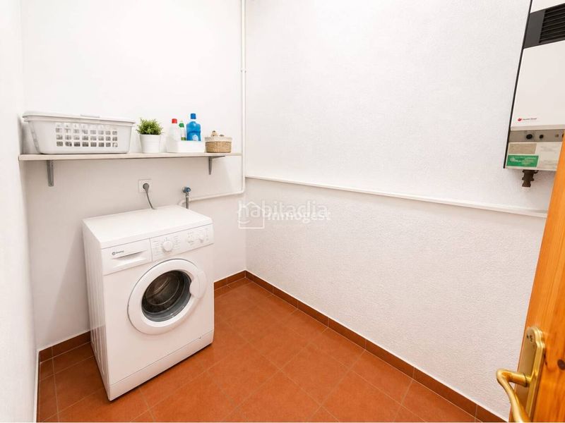 Foto 72a2bb11-a820-43e1-a899-64bc835f5e74. Casa adossada amb aparcament a Veïnat Salt